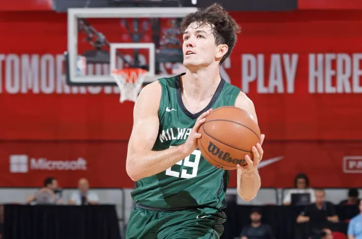 赛场上在威, 名双向合同, 到了此前的 赛场上在威, 名双向合同, 到了此前的