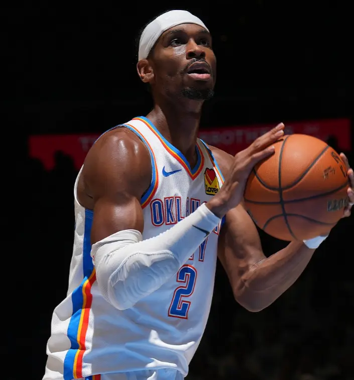 犯离场, 火箭方面